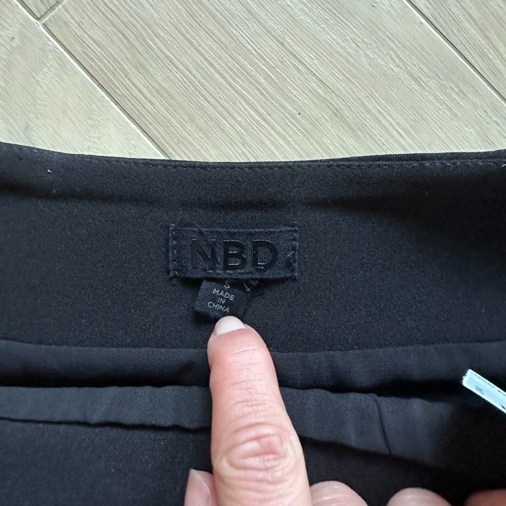 nbd black button mini skirt size small - Picture 3 of 4